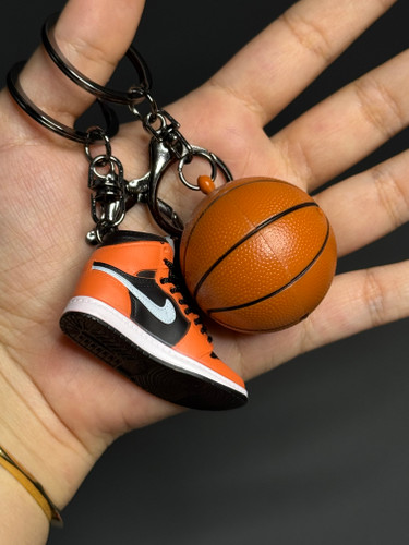 ست جاکلیدی و آویز جردن و توپ بسکتبال اورجینال وارداتی