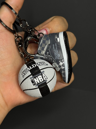 ست جاکلیدی و آویز جردن و توپ بسکتبال اورجینال وارداتی